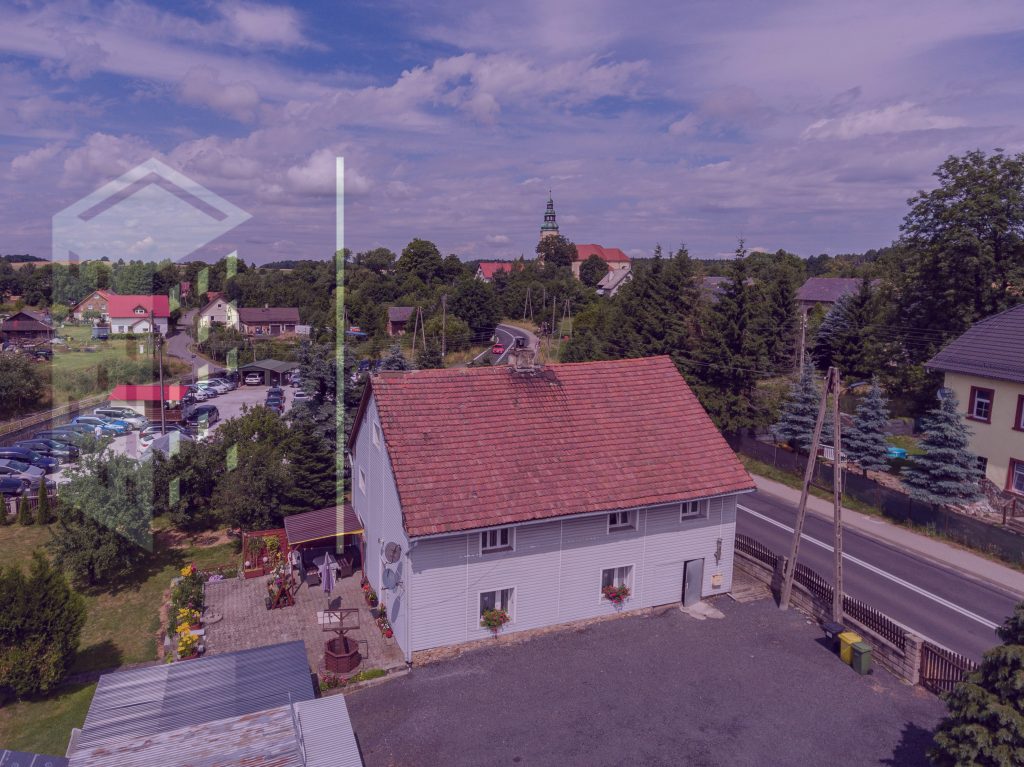 Urokliwy dom w Chmieleniu z przepięknym ogrodem